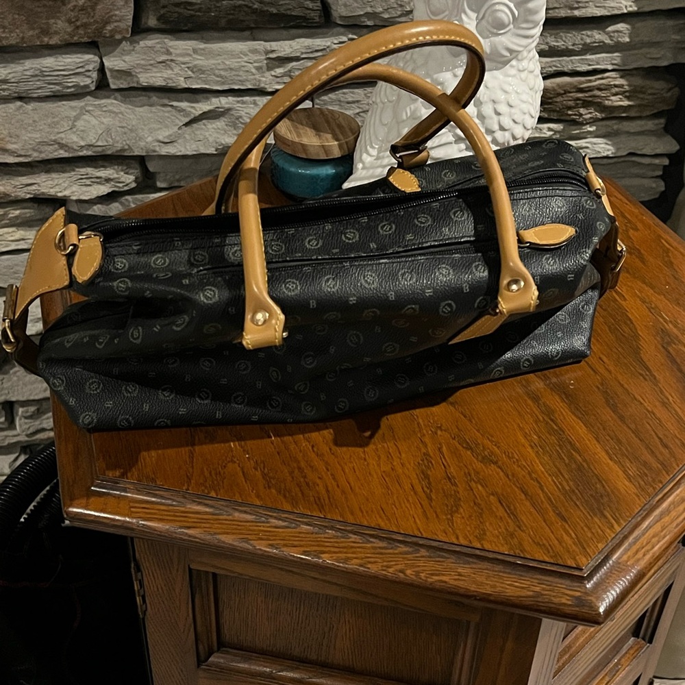 New Black Purse 👜 - Picture 2 of 2